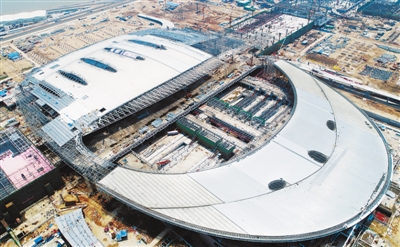 珠海口岸钢构工程接近尾声 两大区域钢构顶盖合龙